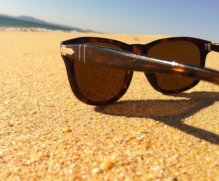 Sunglasses-BUZZ-WEBSITE-PHOTO-TEMPLATE